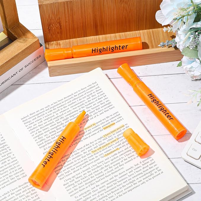 Qilery 30 Pack Highlighters Bulk, Tank Style Chisel Tip Highlighters Markers Pack Quick Drying for Adult Coloring, Home Office Supplies (Orange)