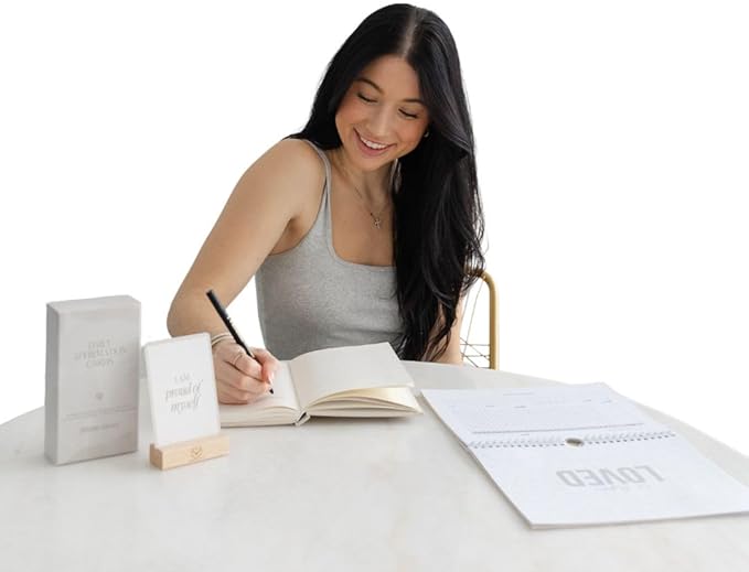 Habit Tracker by Shelby Sacco - Daily Habit Tracker Journal with Affirmations and Educational Material on the Habit Loop for Creating Habits to Improve Your Life