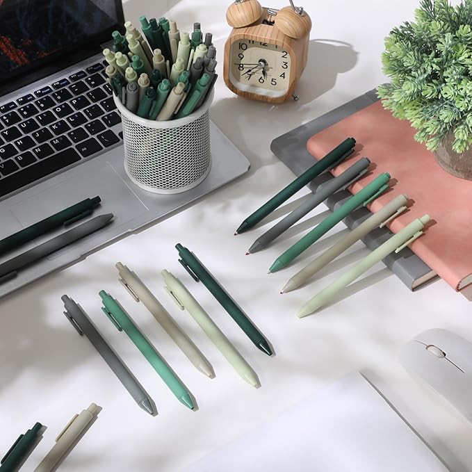 Crtiin 100 Pcs Gel Ink Pens Bulk, Black Ink 0.5mm Fine Point Retractable Pen Smooth Writing Office Supplies for Teacher Server Nurse Valentine Galentine Gift (Green Series)