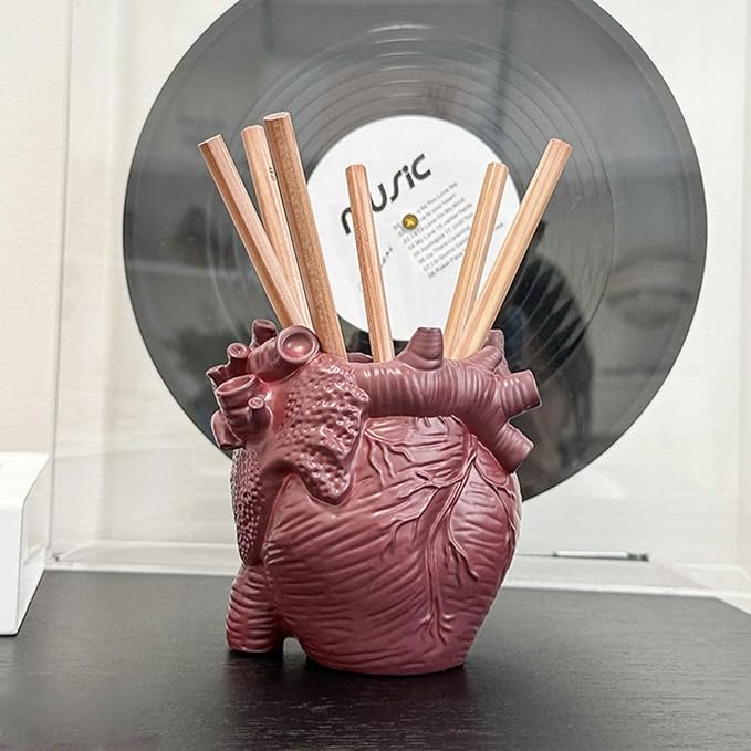 Heart-shaped Pen Holder for Desk Accessories Halloween Decor and Office Decor, Pencil Holder for Desk Organizers, Compact Desk Accessories Gift, Pencil Cup for School, Office, Home (Red)
