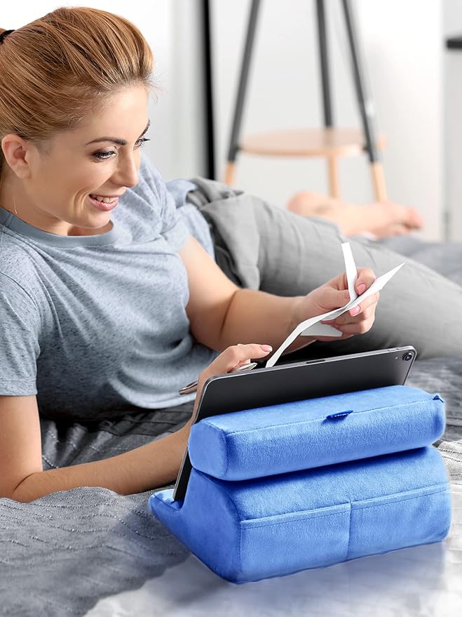 UGREEN Tablet Pillow Stand for Lap Soft Holder Bed with 3 Viewing Angles Adjustable Home Office Accessories Compatible with iPad Pro 13 12 11 10.5 Air Mini 5 4 3 2 Phone 16 15 14 E-Reader Blue