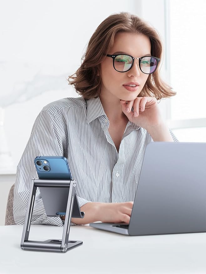 UGREEN Phone Stand for Desk Cell Phone Holder Adjustable Compatible with iPhone 17 Air/16/15/14/13 Pro Max/12 Mini/11/XS Max/XR/X/Nintendo Switch, Aluminum Metal Desktop Stand Portable, Space Grey